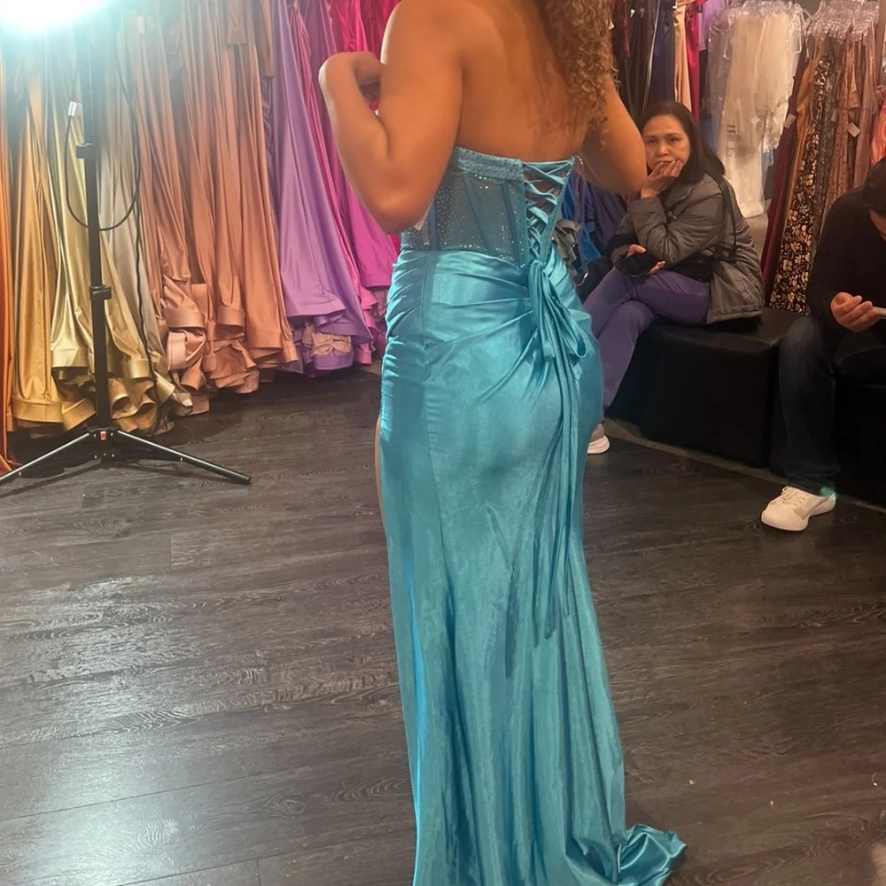 Prevue Prom Dress - Picture 3 of 4